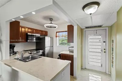 4806 NW 36th St #610, Lauderdale Lakes, FL 33319 - Photo 5