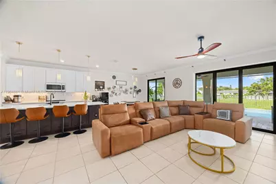 8152 NW 78th St, Tamarac, FL 33321 - Photo 17