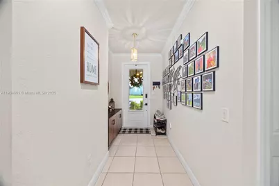 8152 NW 78th St, Tamarac, FL 33321 - Photo 7