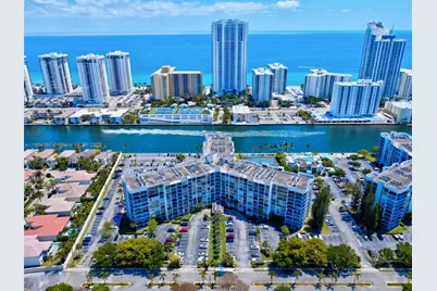 1000 Parkview Dr #811, Hallandale Beach, FL 33009 - Photo 17