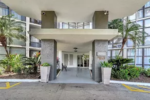 1000 Parkview Dr, Hallandale Beach, FL 33009 - Photo 21