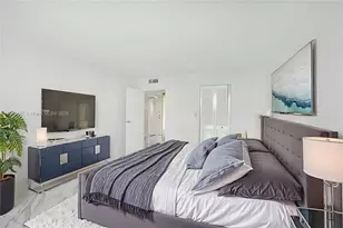 1000 Parkview Dr, Hallandale Beach, FL 33009 - Photo 3