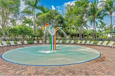 9042 Dupont Pl, Wellington, FL 33414 - Photo 15