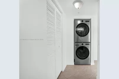 41 SE 5th St #816, Miami, FL 33131 - Photo 27