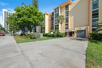 200 172nd St #108, Sunny Isles Beach, FL 33160 - Photo 3