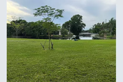 10466 Sunrise Lakes Blvd #108, Sunrise, FL 33322 - Photo 11