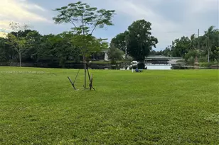 10466 Sunrise Lakes Blvd, Sunrise, FL 33322 - Photo 11