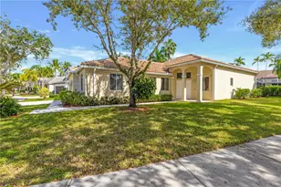1102 Camellia Cir, Weston, FL 33326 - Photo 25