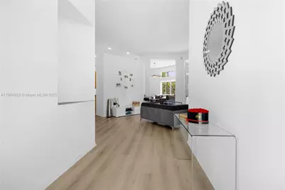 1102 Camellia Cir, Weston, FL 33326 - Photo 5