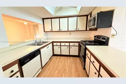 1811 Sabal Palm Dr #208, Davie, FL 33324 - Photo 5