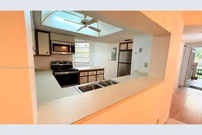 1811 Sabal Palm Dr #208, Davie, FL 33324 - Photo 9