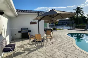 12388 N Bayshore Dr, North Miami, FL 33181 - Photo 11
