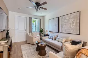 117 SW 170th Ave, Pembroke Pines, FL 33027 - Photo 1