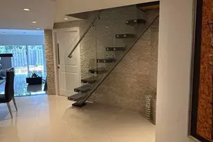 546 NE 199th Ln, Miami, FL 33179 - Photo 5