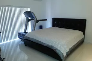 546 NE 199th Ln, Miami, FL 33179 - Photo 7