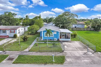 2760 NW 23rd St, Fort Lauderdale, FL 33311 - Photo 3