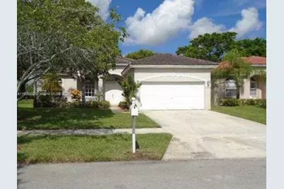 540 SE 23rd Ln, Homestead, FL 33033 - Photo 1