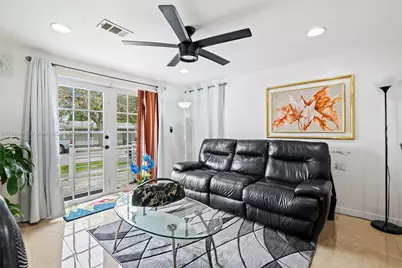 700 NW 219th Ave, Pembroke Pines, FL 33029 - Photo 9