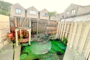 5712 W 25th Ct, Hialeah, FL 33016 - Photo 11