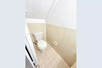 5712 W 25th Ct #5712, Hialeah, FL 33016 - Photo 11