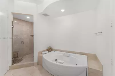 18101 Collins Ave #906, Sunny Isles Beach, FL 33160 - Photo 21