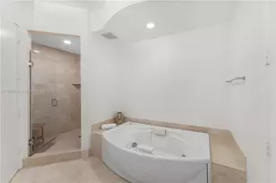 18101 Collins Ave, Sunny Isles Beach, FL 33160 - Photo 21