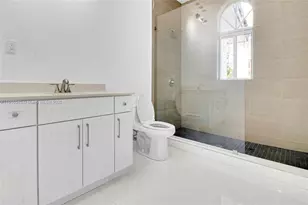 425 SW 129th Ave, Miami, FL 33184 - Photo 9