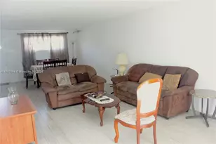 9520 S Hollybrook Lake Dr, Pembroke Pines, FL 33025 - Photo 5