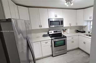 9520 S Hollybrook Lake Dr, Pembroke Pines, FL 33025 - Photo 7