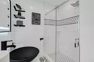 1285 NW 86th St, Miami, FL 33147 - Photo 17