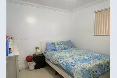 1290 W 41 St #203, Hialeah, FL 33012 - Photo 11