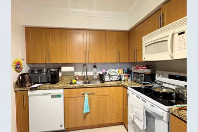 1290 W 41 St #203, Hialeah, FL 33012 - Photo 9