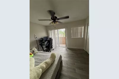 12032 S Las Palmas Dr, Pembroke Pines, FL 33025 - Photo 19