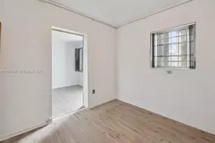 940 NW 67th St, Miami, FL 33150 - Photo 17
