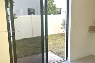 3338 W 112th St, Hialeah, FL 33018 - Photo 13