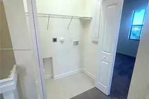 3338 W 112th St, Hialeah, FL 33018 - Photo 25