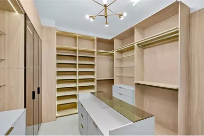 1021 W 46th St, Miami Beach, FL 33140 - Photo 23
