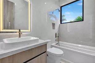 1021 W 46th St, Miami Beach, FL 33140 - Photo 33