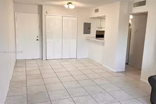 8850 Fontainebleau Blvd, Miami, FL 33172 - Photo 5