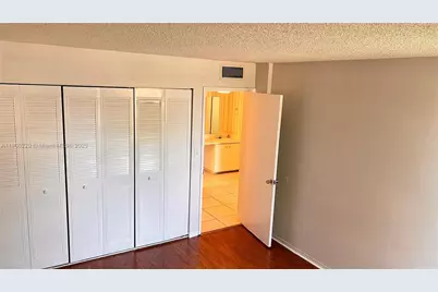 8850 Fontainebleau Blvd #202, Miami, FL 33172 - Photo 9