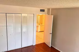 8850 Fontainebleau Blvd, Miami, FL 33172 - Photo 9