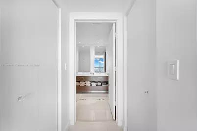 1300 S Miami Ave #4302, Miami, FL 33130 - Photo 21