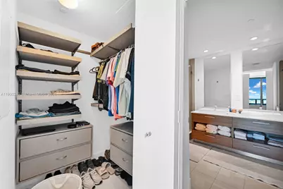 1300 S Miami Ave #4302, Miami, FL 33130 - Photo 23