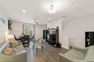 482 SW 147th Ave, Pembroke Pines, FL 33027 - Photo 1