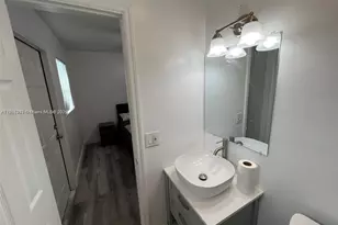 2744 NW 13th St, Fort Lauderdale, FL 33311 - Photo 11