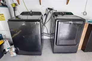 1008 W Jasmine Ln, North Lauderdale, FL 33068 - Photo 29