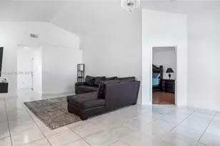 1008 W Jasmine Ln, North Lauderdale, FL 33068 - Photo 5