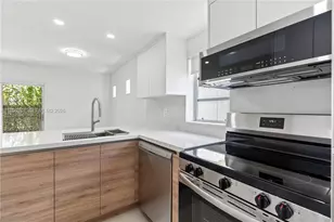 3597 SW 17th St, Miami, FL 33145 - Photo 17