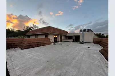 461 Ives Dairy Rd #402-2, Miami, FL 33179 - Photo 3