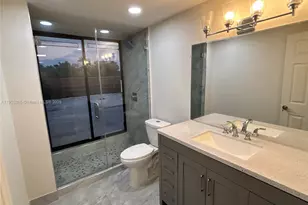 461 Ives Dairy Rd, Miami, FL 33179 - Photo 27